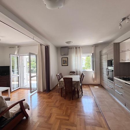 Apartment Belani, Own Parking Тиват Екстер'єр фото