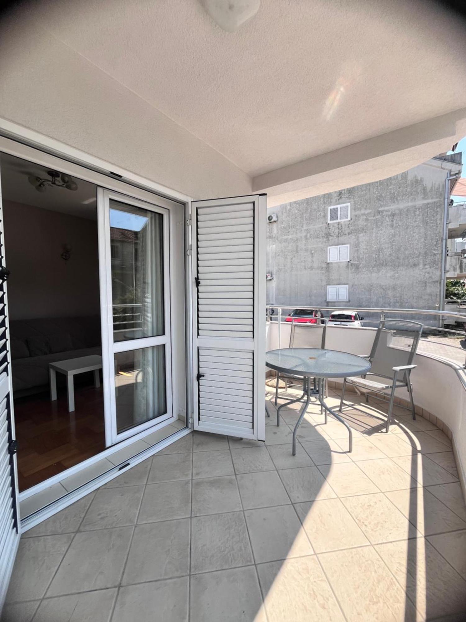 Apartment Belani, Own Parking Тиват Екстер'єр фото