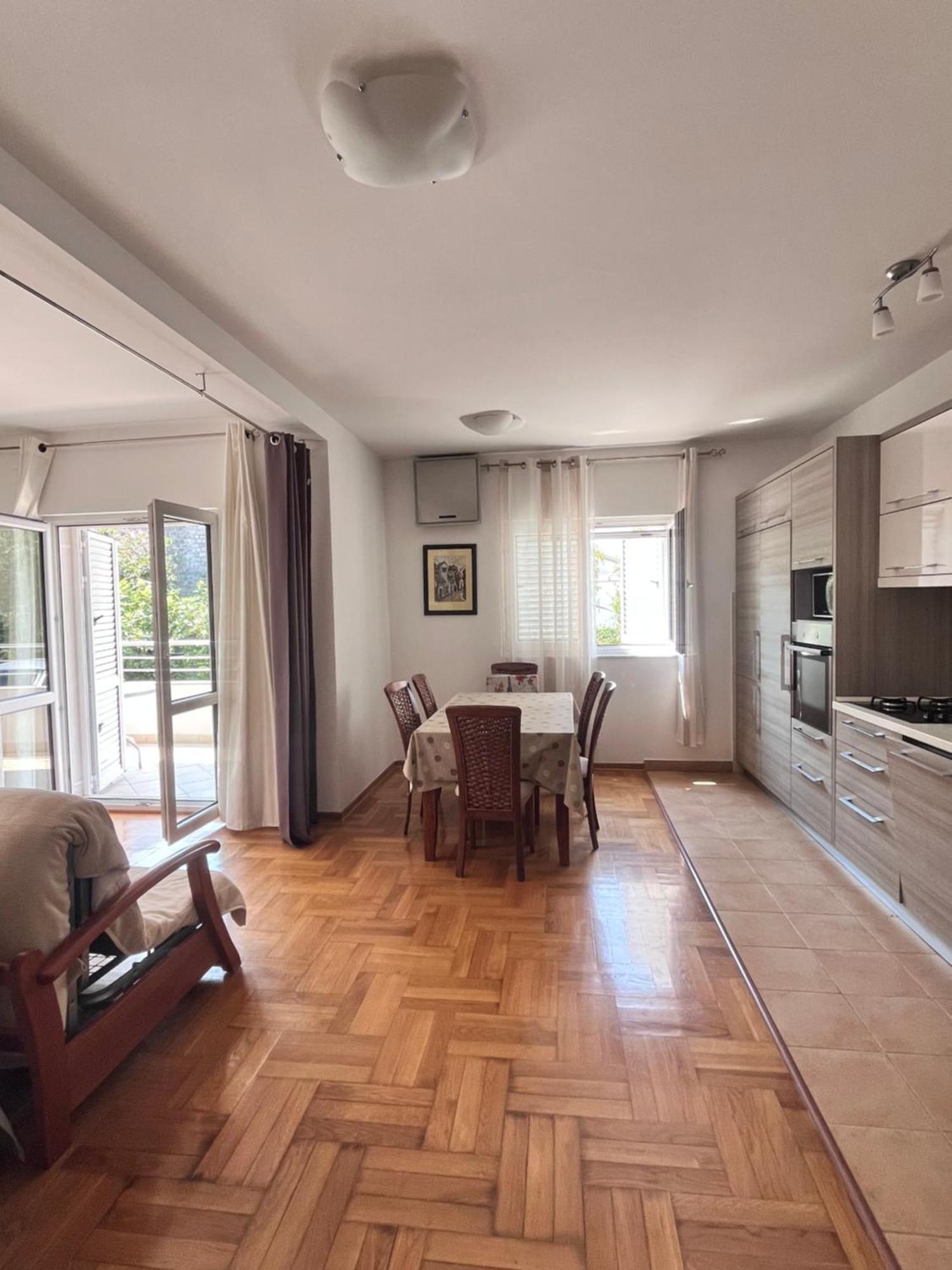 Apartment Belani, Own Parking Тиват Екстер'єр фото